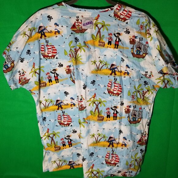 S.C.R.U.B.S Top Women Medium Pirate Ship Treasure Chest Monkey Seagulls Nurse - Picture 2 of 5